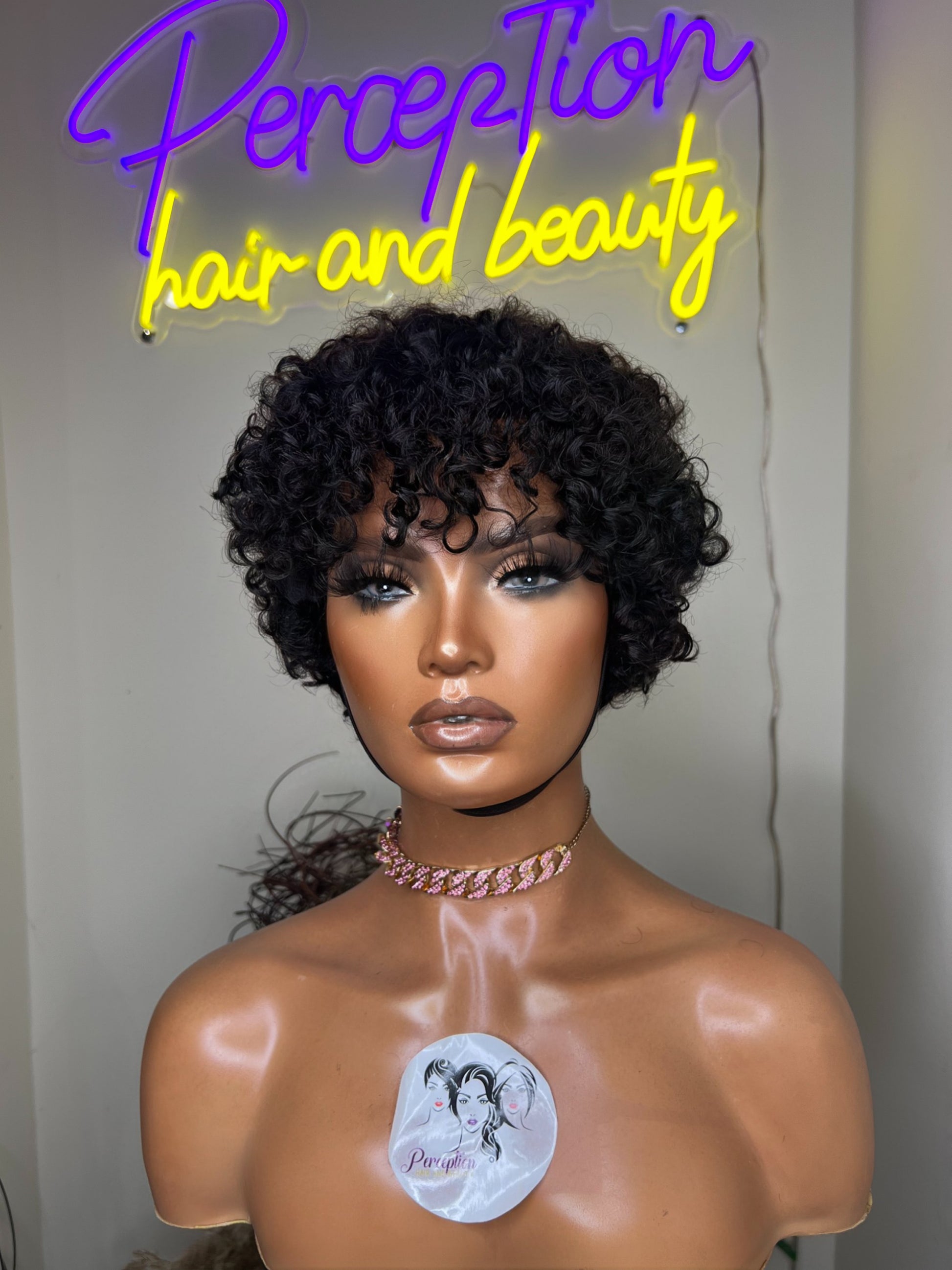 short curly wig, glueless wig, affordable wig, work wig, london wig, beginnerfriendly wig, wig shop near me, wigs for women, everyday wig, easy to wear wig,natural looking wig