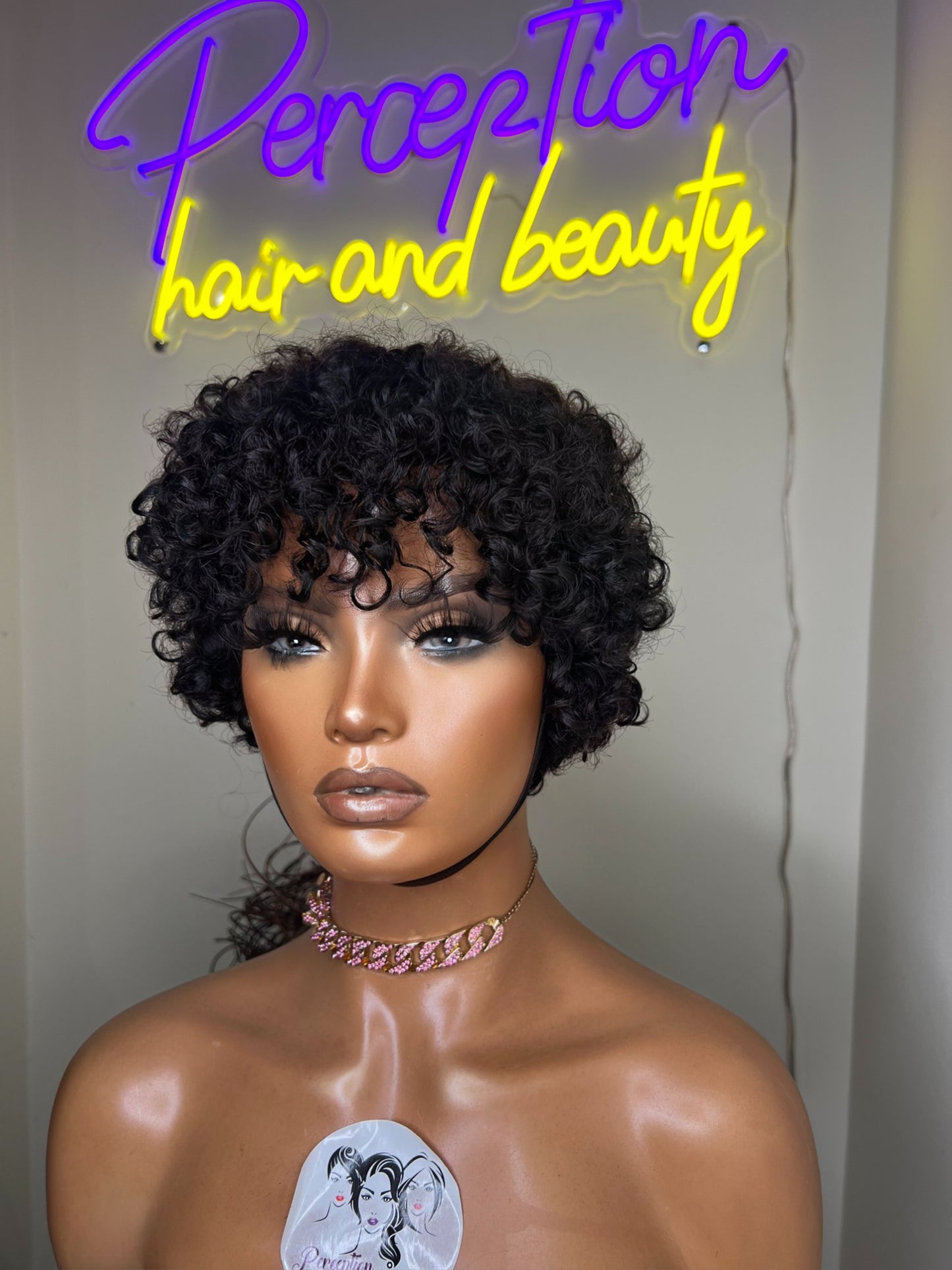 short curly wig, glueless wig, affordable wig, work wig, london wig, beginnerfriendly wig, wig shop near me, wigs for women, everyday wig, easy to wear wig,natural looking wig