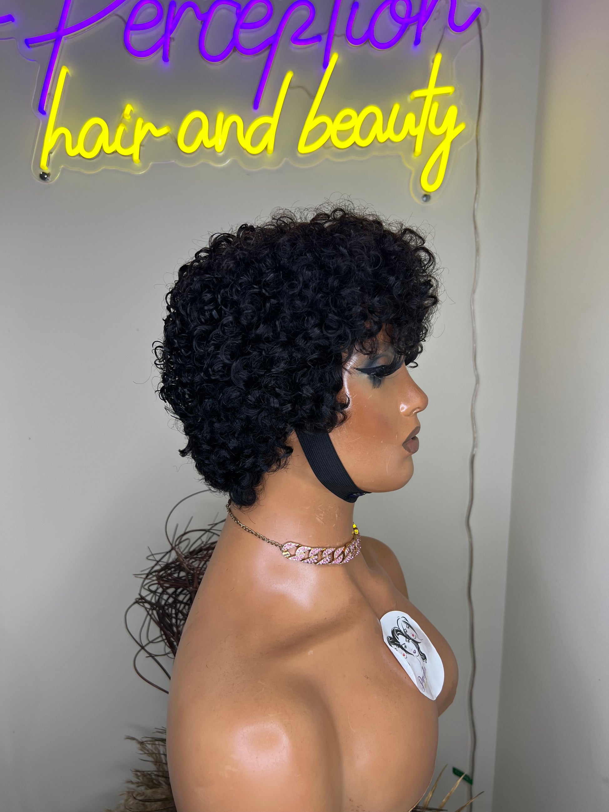 short curly wig, glueless wig, affordable wig, work wig, london wig, beginnerfriendly wig, wig shop near me, wigs for women, everyday wig, easy to wear wig,natural looking wig